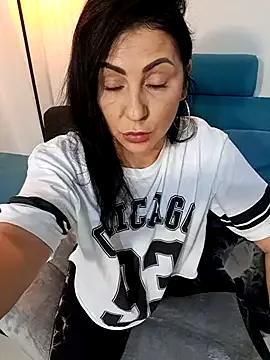 Freechat charrlote_love on StripChat