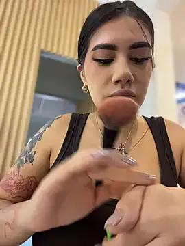 clarachanelricek — Show my big boobs in Store public