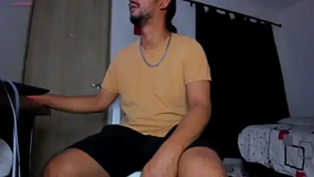 Freechat Cloudy_pigDude on StripChat