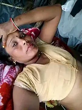 Freechat cute_diya_12 on StripChat