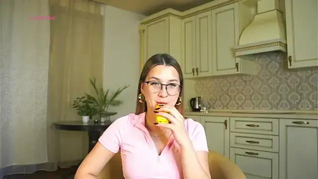 Freechat DarelleFaux on StripChat