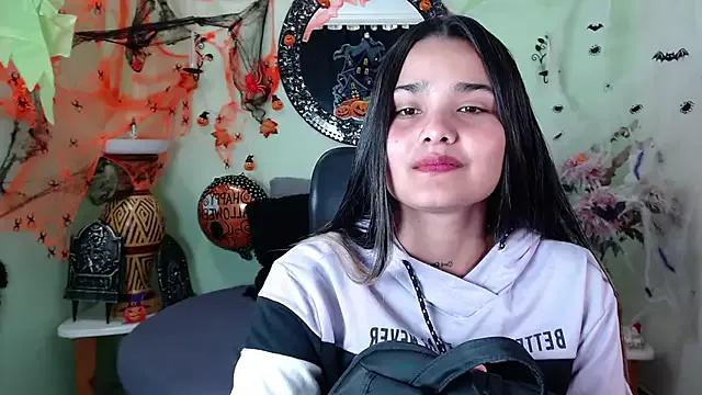 Freechat DestinyHills on StripChat