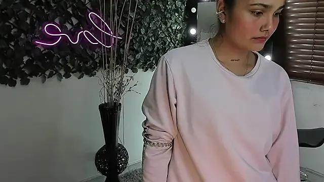 Freechat DestinyHills on StripChat