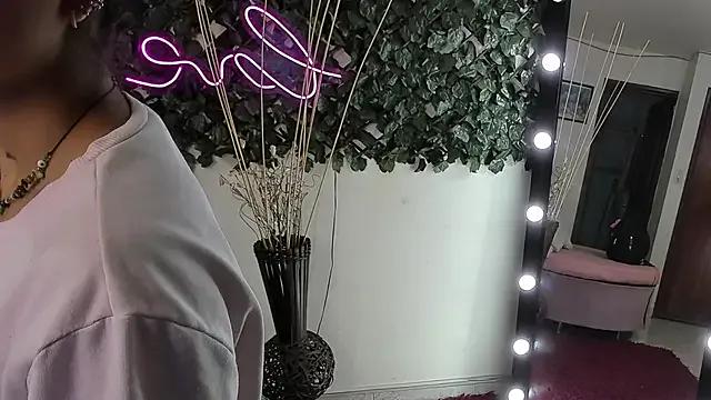 Freechat DestinyHills on StripChat