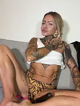 Freechat Divina_X_ on StripChat