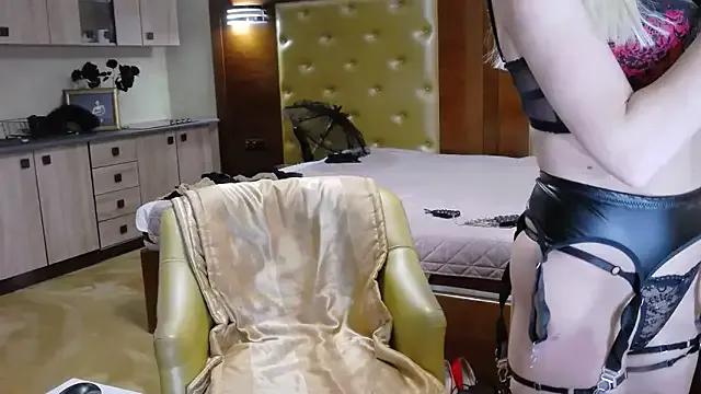 Private DomCaprisse on StripChat