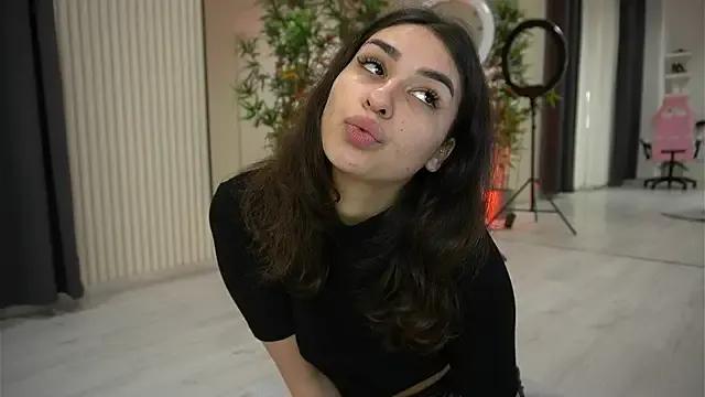 EmmaBlanco on StripChat 