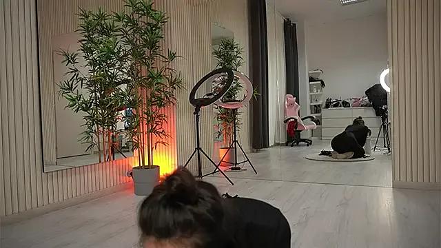 EmmaBlanco on StripChat 