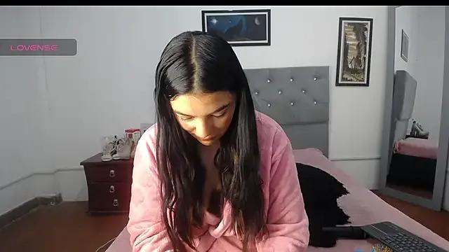 Freechat Esmeraldaa- on StripChat