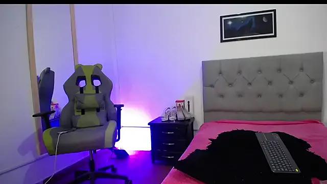 Freechat Esmeraldaa- on StripChat