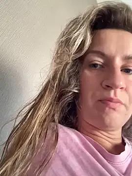 EvvaMur — naked in the pool