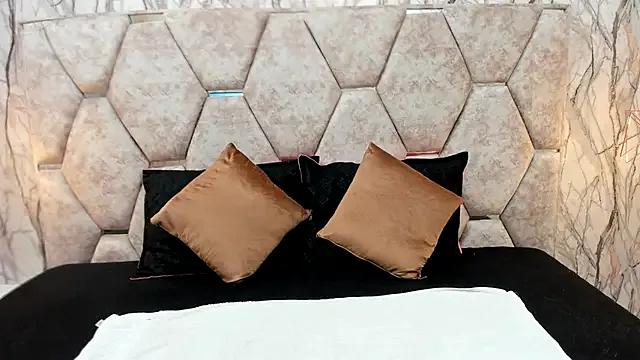 Freechat EXOTIC_EBONY_ on StripChat