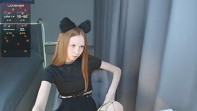 FoxyMira — take off T-shirt