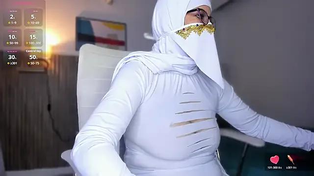 Hannaa_Dolly on StripChat 