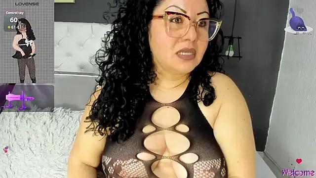 Freechat hazel_milf on StripChat