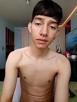 Freechat heyy_noah11 on StripChat