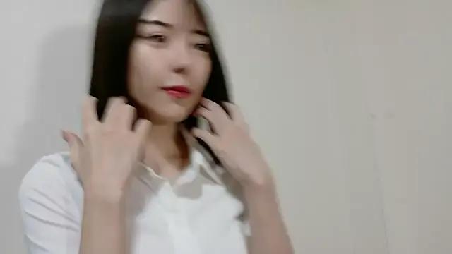 Freechat hinata_chan3 on StripChat