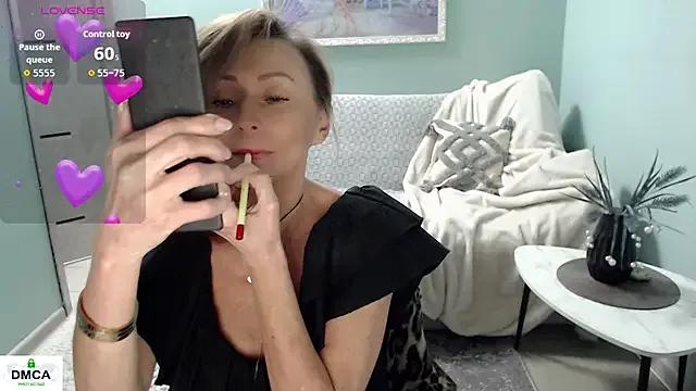 Freechat HornyMilf_777 on StripChat