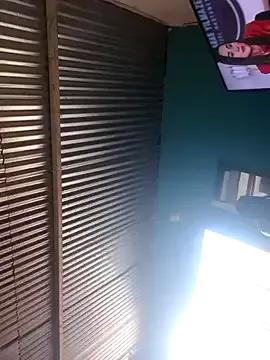 Group hot-mom22 on StripChat