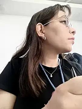 Freechat Isabella5_Brown_ on StripChat