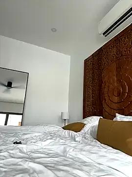 Group JuicyFruits93 on StripChat