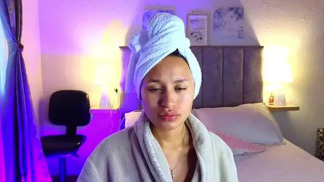 Freechat juliana-mancini on StripChat