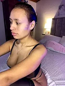 Freechat juliana-mancini on StripChat