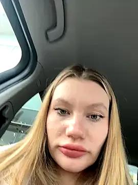 StripChat justmilaa is Freechat justmilaa — SQUIRT AT THE MIDDLE H&M