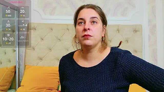 Freechat KarinaNoir on StripChat