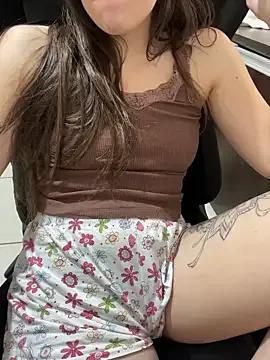 Larissacasada23 — Brincar com a ppk / Paying with the pus