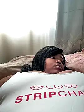 Freechat Linah___ on StripChat