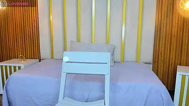 Freechat love_mommy on StripChat