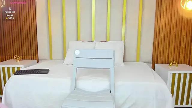 Freechat love_mommy on StripChat