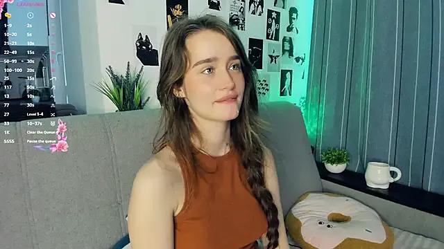 Freechat lovelyalivia on StripChat