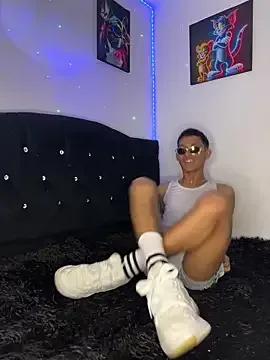 Freechat Luigi_cumming1 on StripChat