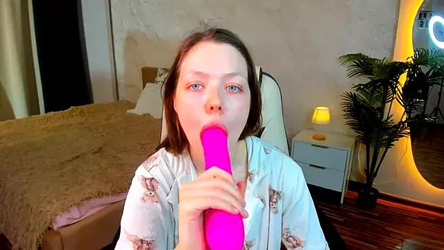 Private Lunar_Lily on StripChat