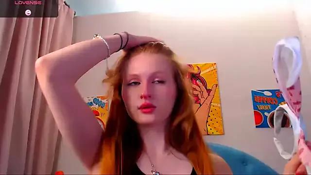 LuxXAngel on StripChat 