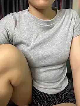 Freechat Ly_Coca24 on StripChat