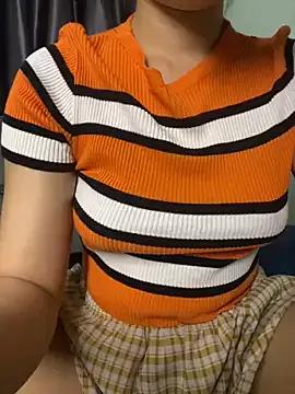 Freechat Ly_Coca24 on StripChat