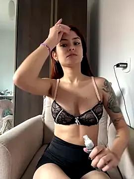 Freechat MarianaNinfa on StripChat