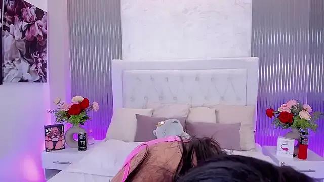 StripChat MelodySweetHoney is Private MelodySweetHoney — CONTROL TOY IN PUBLIC X 10MIN