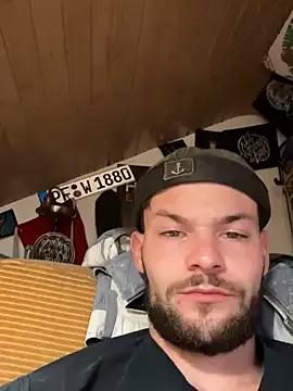 Mexxwell69 on StripChat 