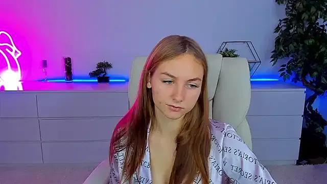 Freechat MilaAddams on StripChat