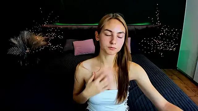 Freechat MilaAddams on StripChat