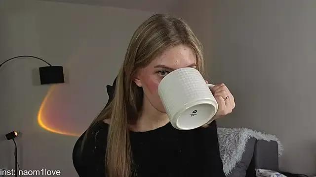 Freechat Naomi_Girly on StripChat