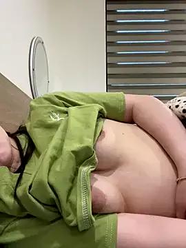 Freechat Nhi999 on StripChat