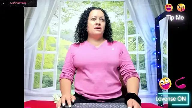 Freechat nikool32 on StripChat