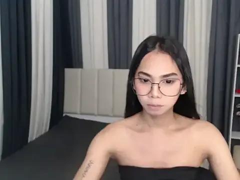 Freechat PetiteAsianYuki on StripChat