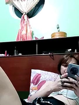 QueenSoreal on StripChat 