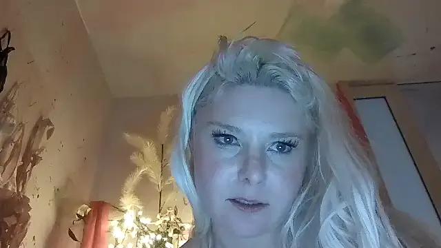 Qvn_Crazy — make me smile